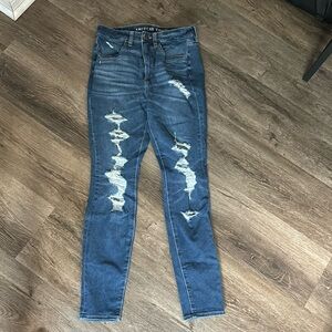 Ripped American eagle jeans size US 6